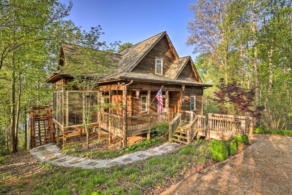 Waterfront Lake Hartwell Cabin with Dock-Near Clemson